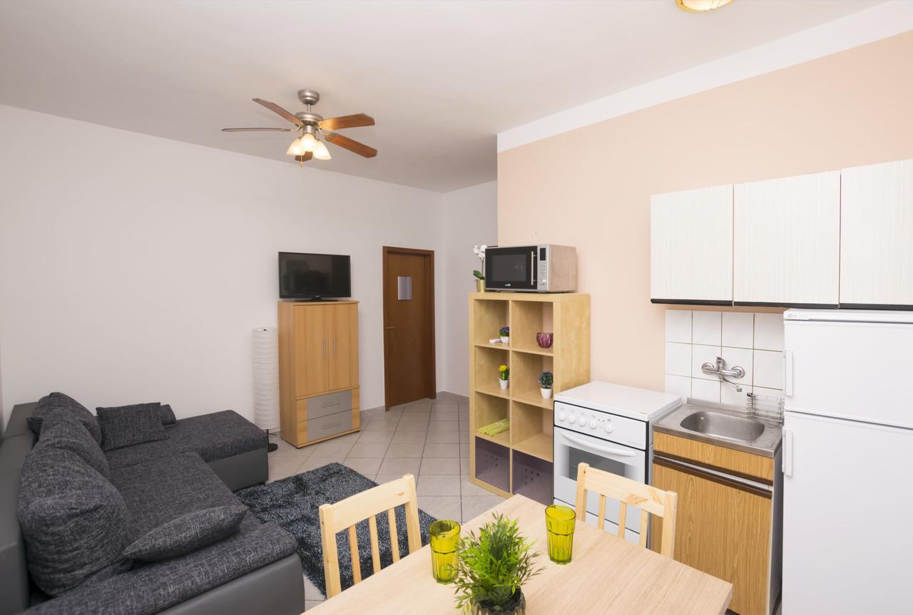 Apartments Katarina Pirovac Eksteriør billede