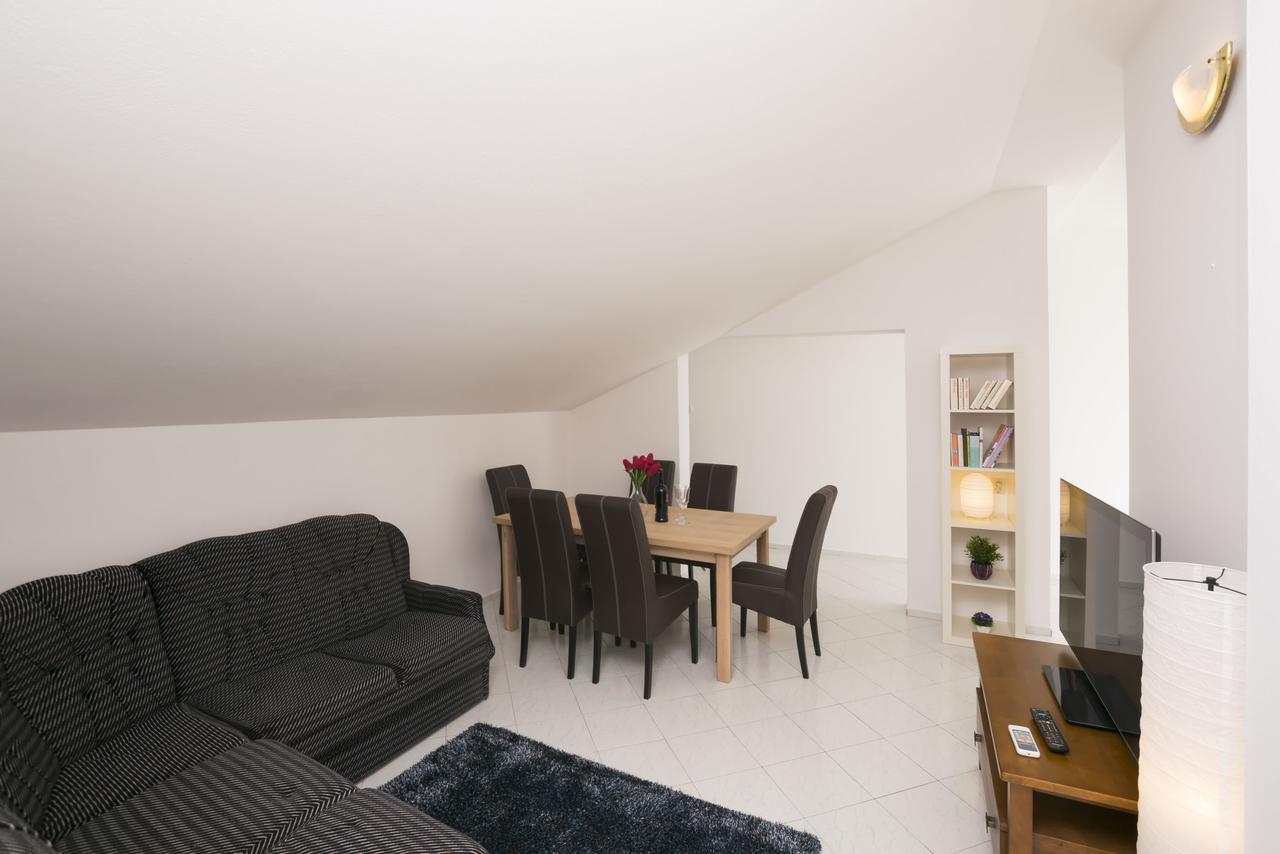 Apartments Katarina Pirovac Eksteriør billede