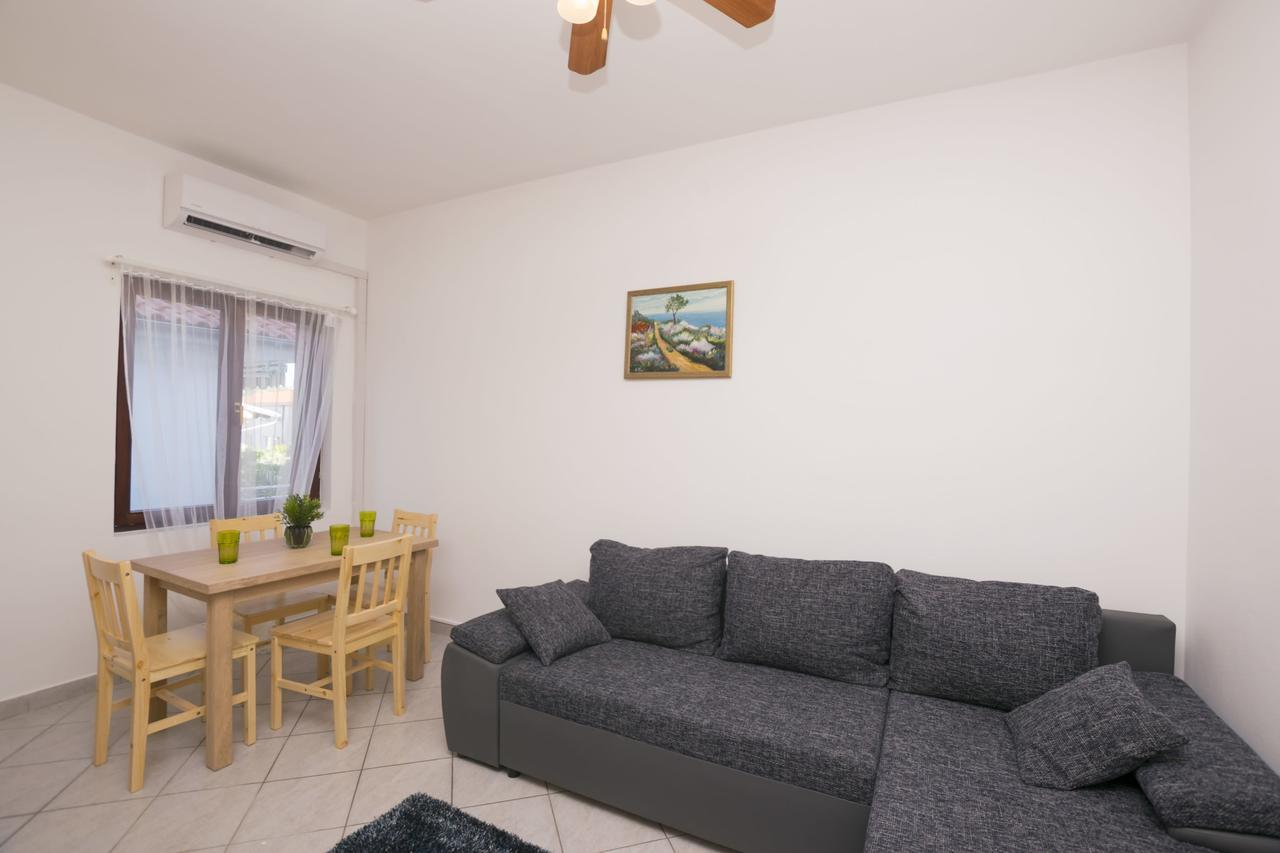 Apartments Katarina Pirovac Eksteriør billede